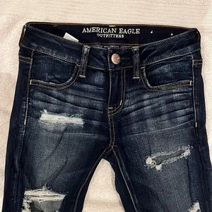 American eagle dark wash distressed jeans size 2